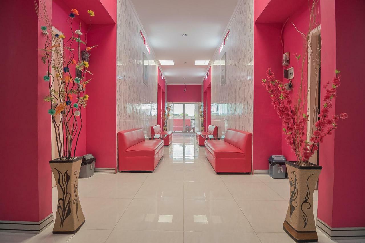 Reddoorz Near Mt Haryono Semarang Exterior foto