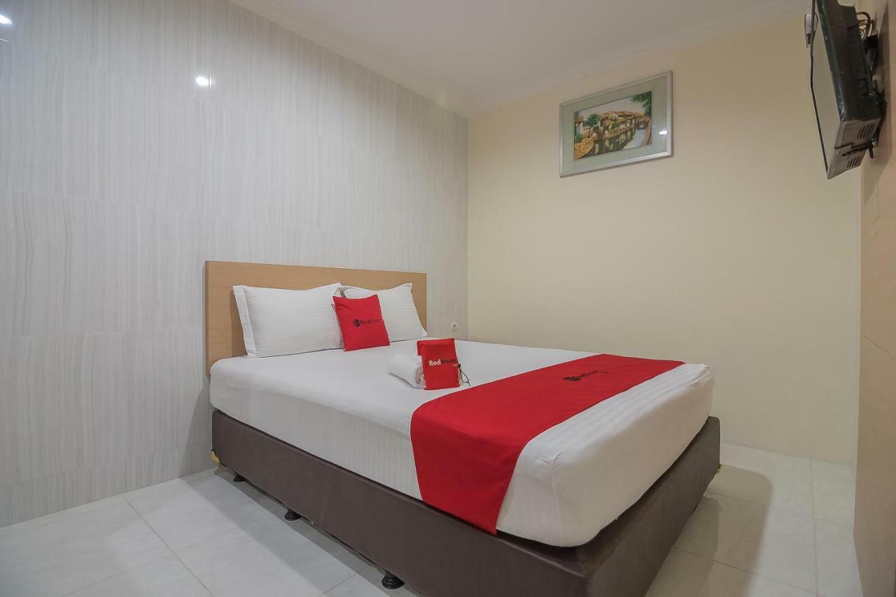 Reddoorz Near Mt Haryono Semarang Exterior foto
