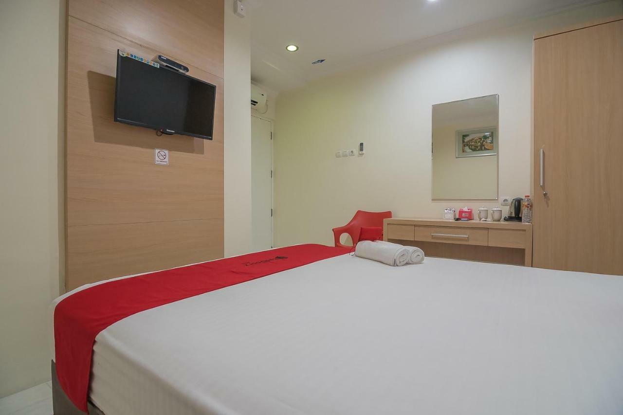 Reddoorz Near Mt Haryono Semarang Exterior foto
