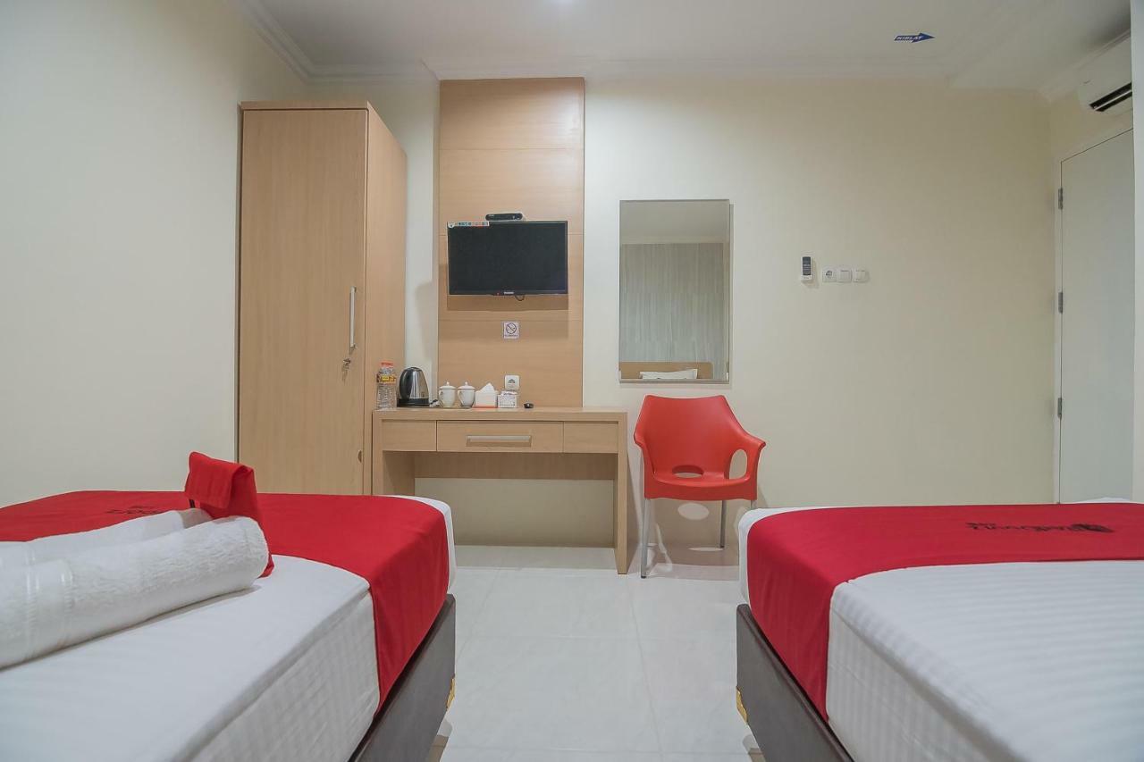Reddoorz Near Mt Haryono Semarang Exterior foto